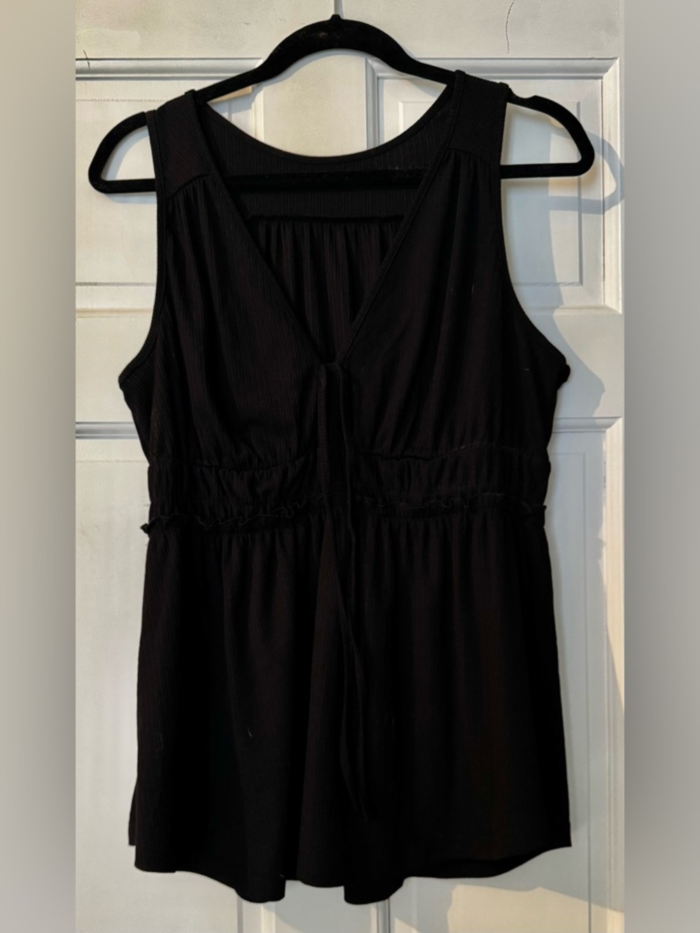 SHEIN Curve Black Sleeveless V-Neck Top